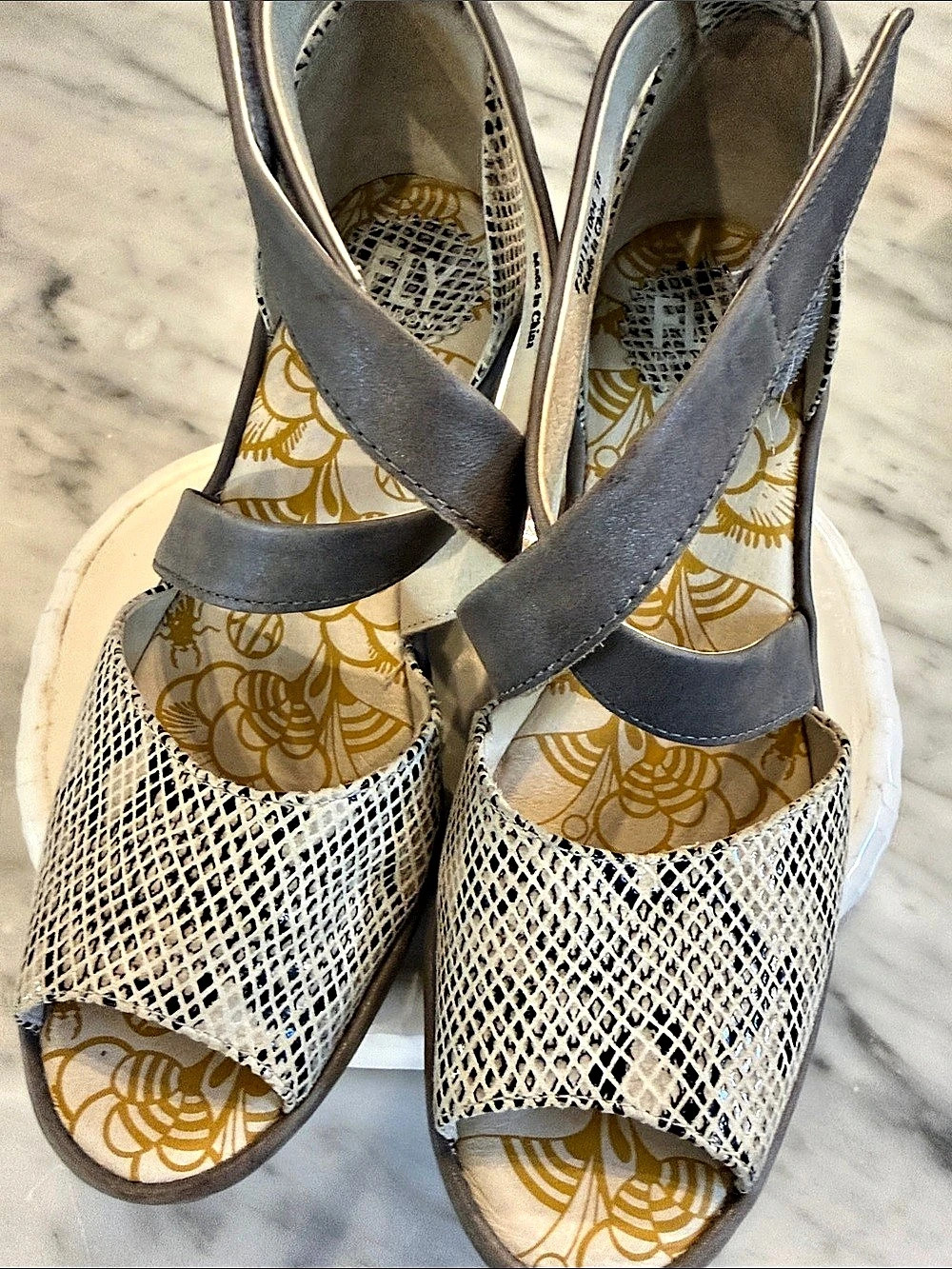 Fly London Yosi Wedge Sandals Gray & White EU 38